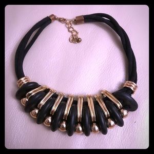 Light weight fashion necklace black and gold color